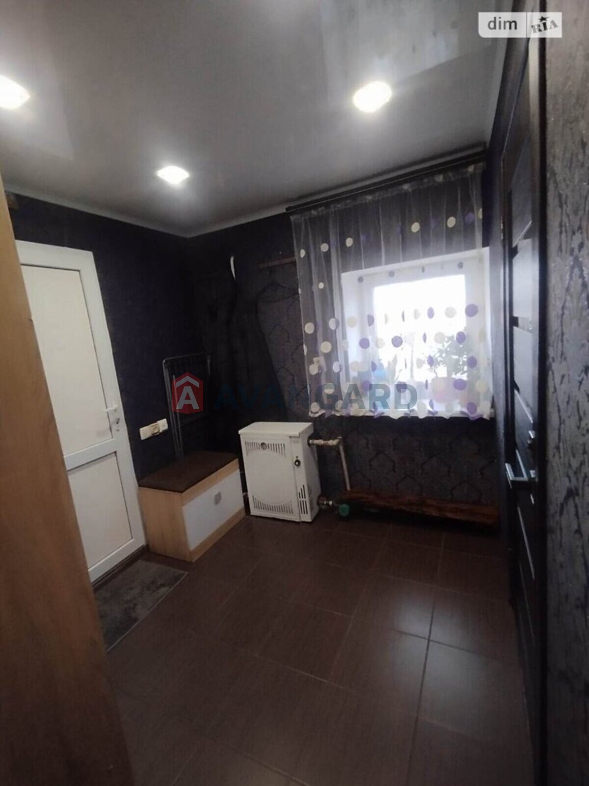 �������, 50 ��.�. ���� 9