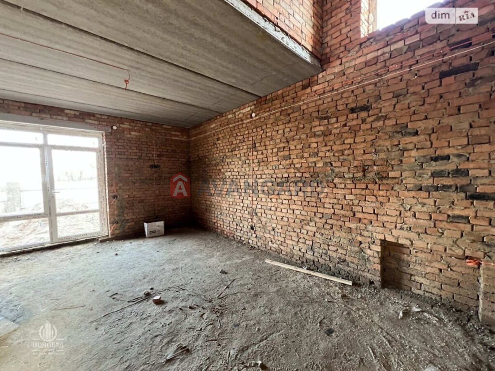 �������, 110 ��.�. ���� 8