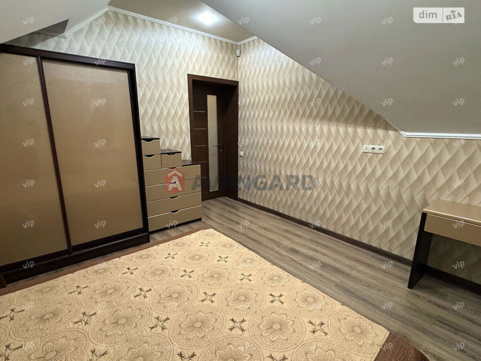 �������, 210 ��.�. ���� 16