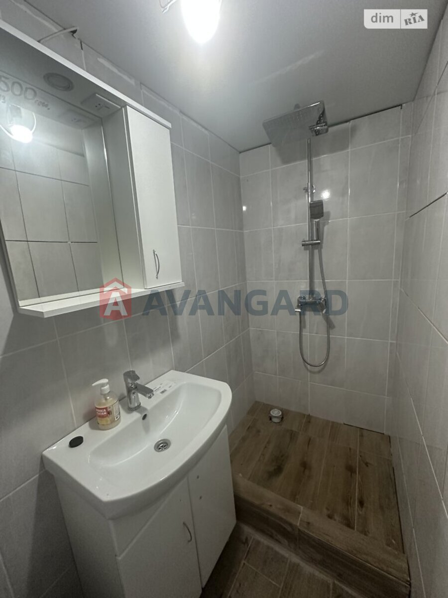 ������� �������, 33 ��.�. ���� 5