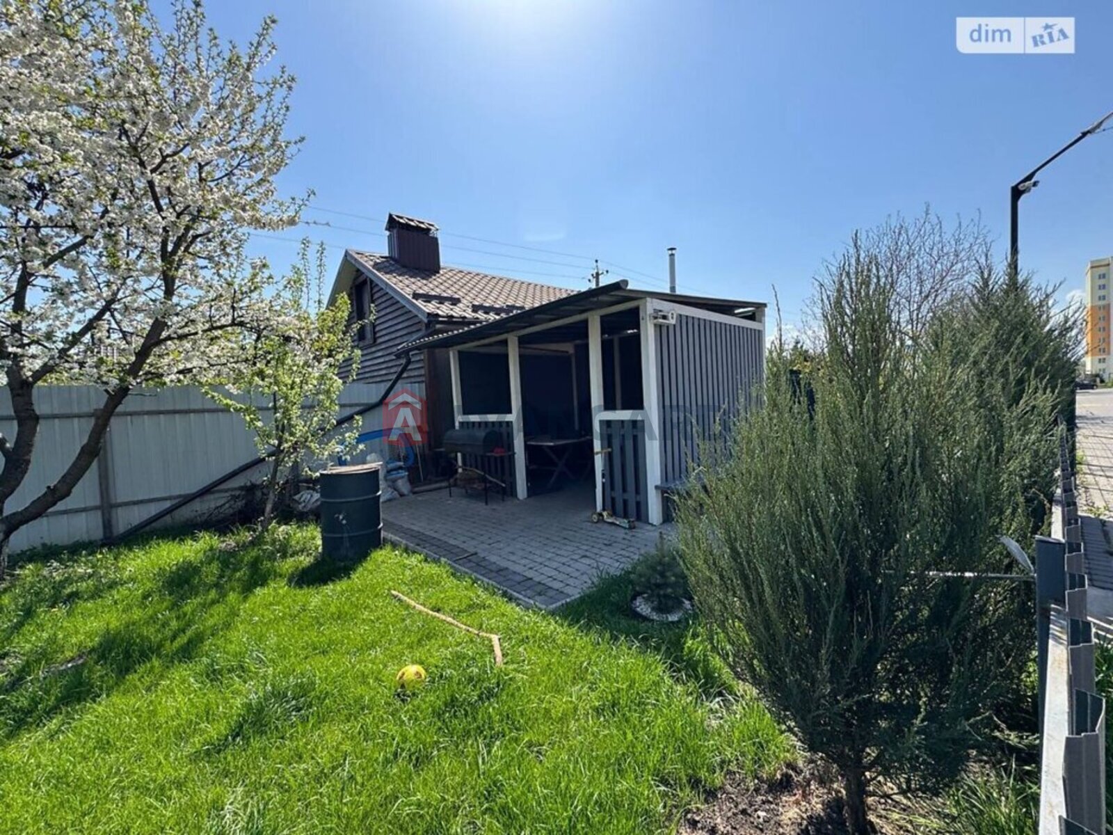 �������, 100 ��.�. ���� 27