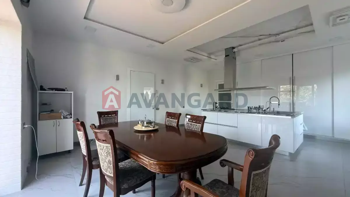 �������, 300 ��.�. ���� 5