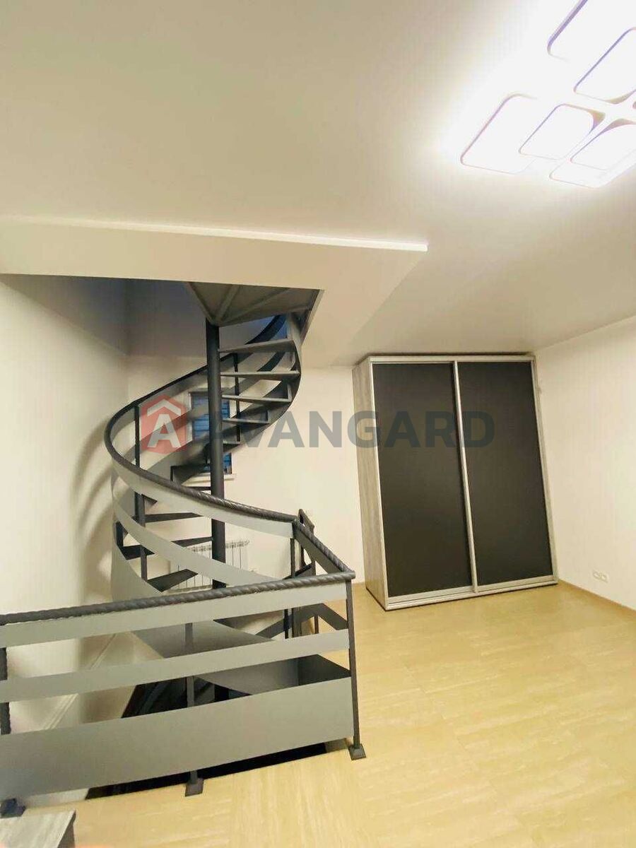 �������, 80 ��.�. ���� 8