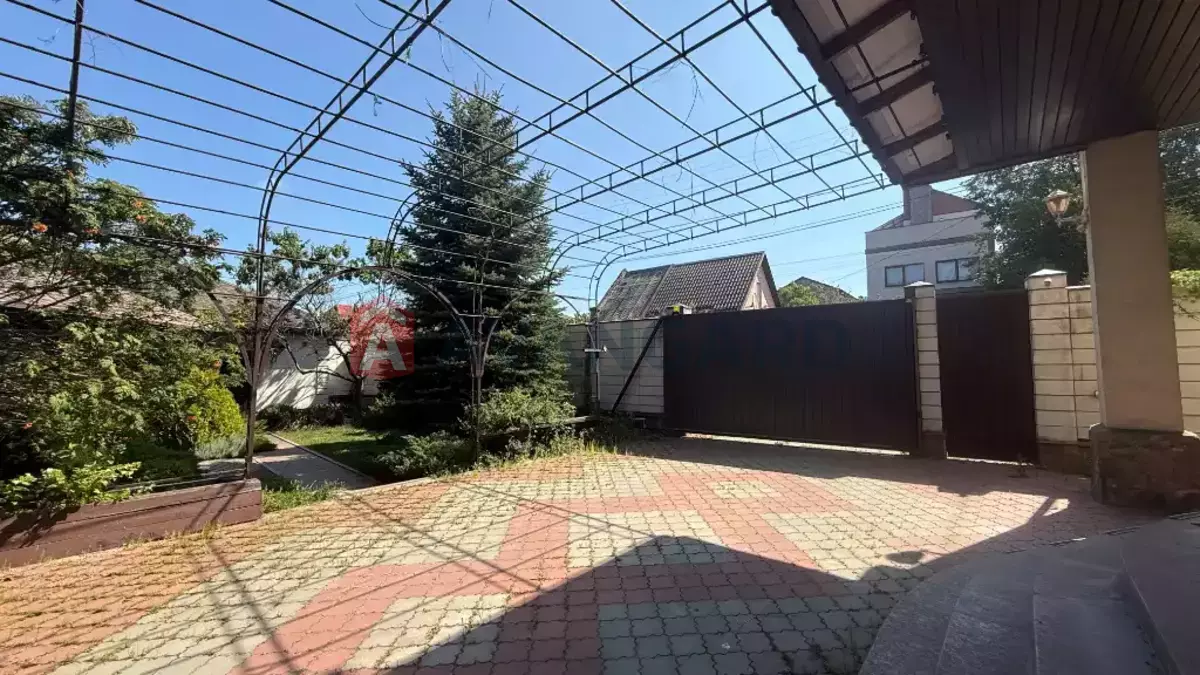 �������, 300 ��.�. ���� 17