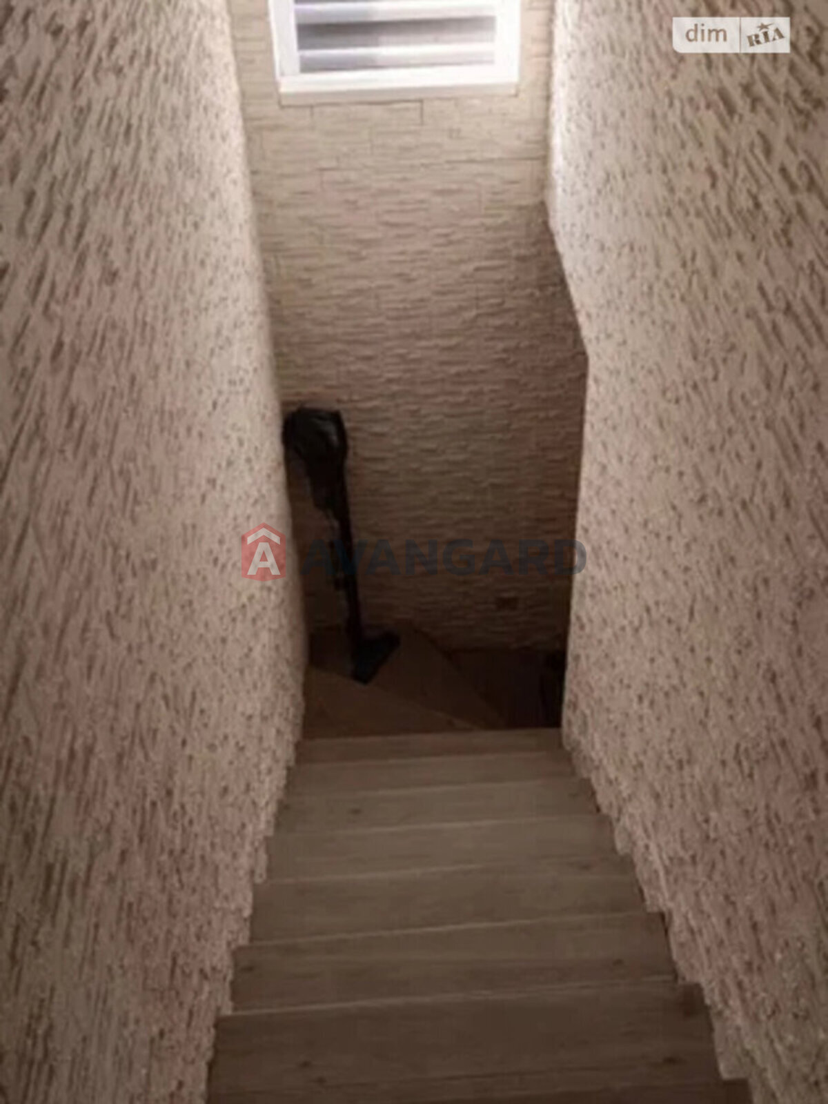 ��������, 77 ��.�. ���� 9