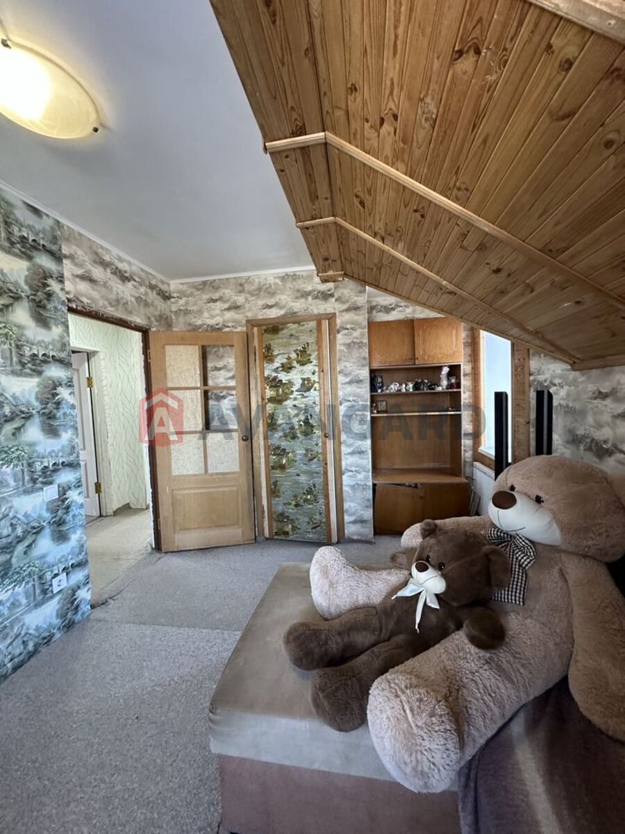 �������, 166 ��.�. ���� 9