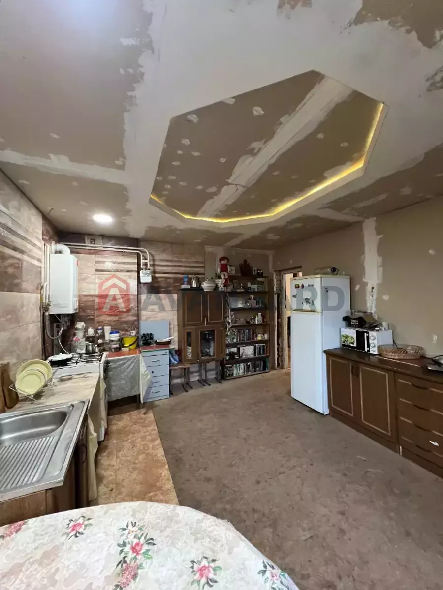 �������, 103 ��.�. ���� 3