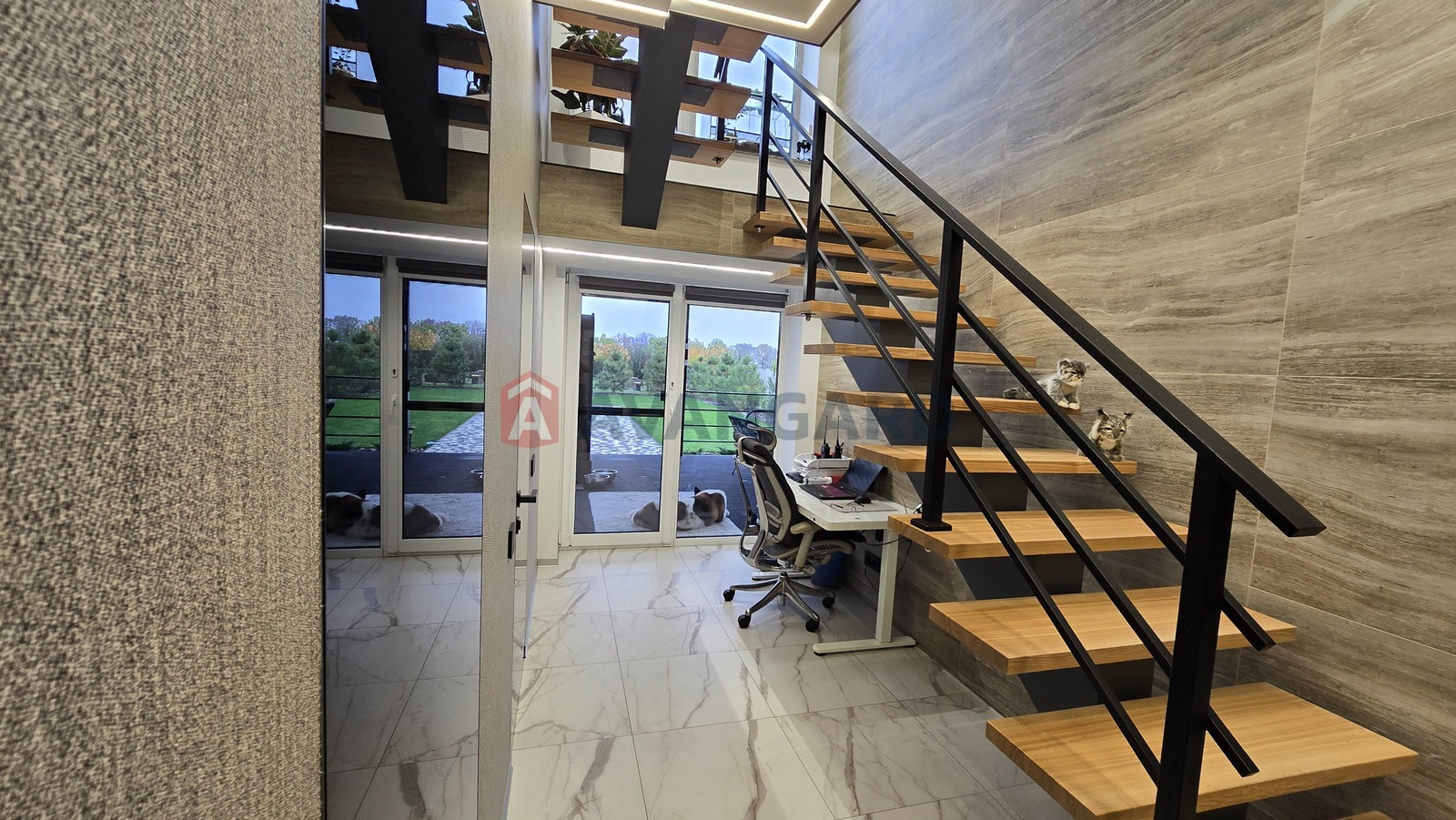 �������, 205 ��.�. ���� 14