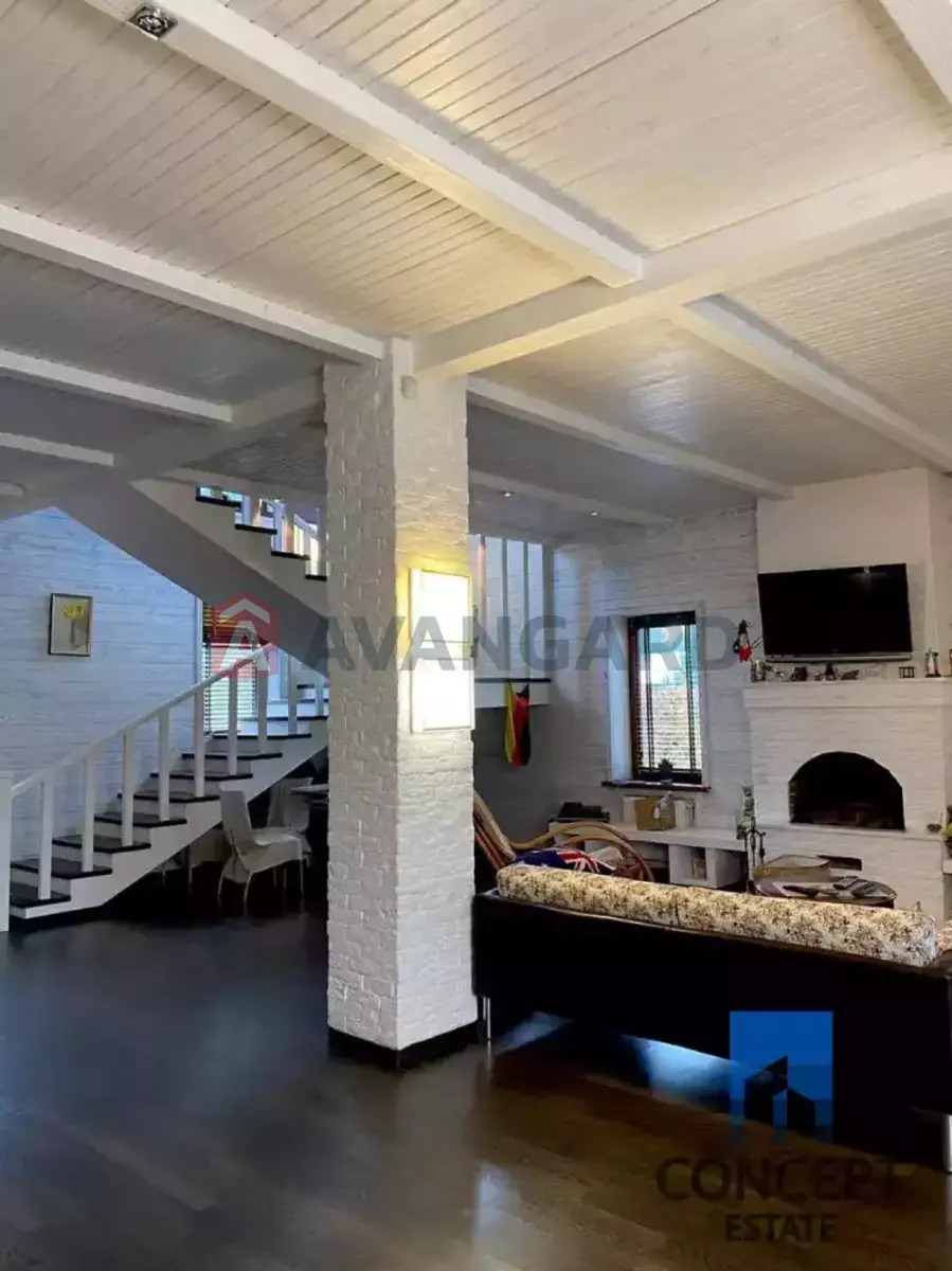 �������, 221 ��.�. ���� 4