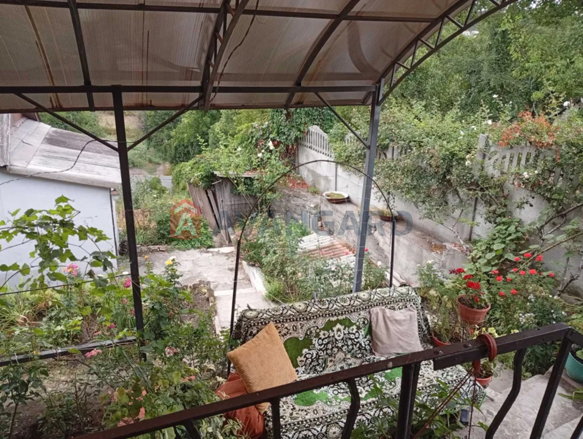 ������� �������, 38 ��.�. ���� 13