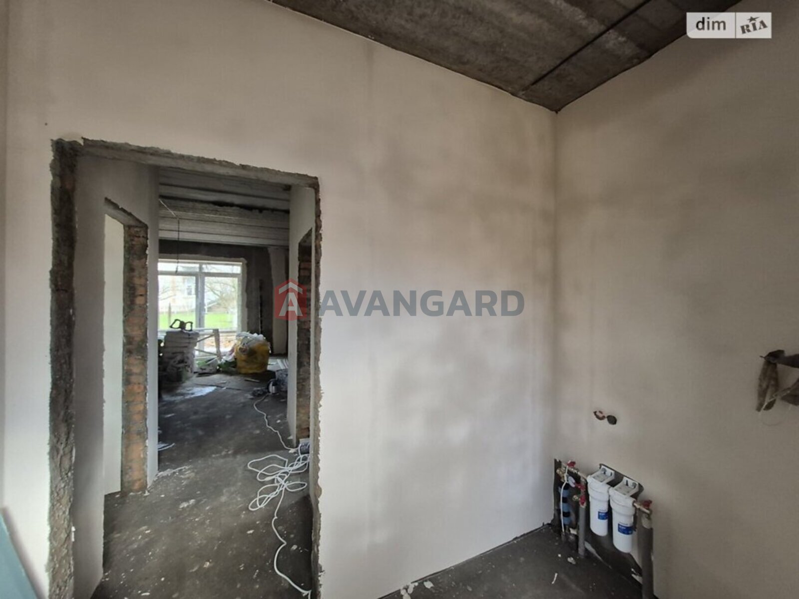 �������, 105 ��.�. ���� 11