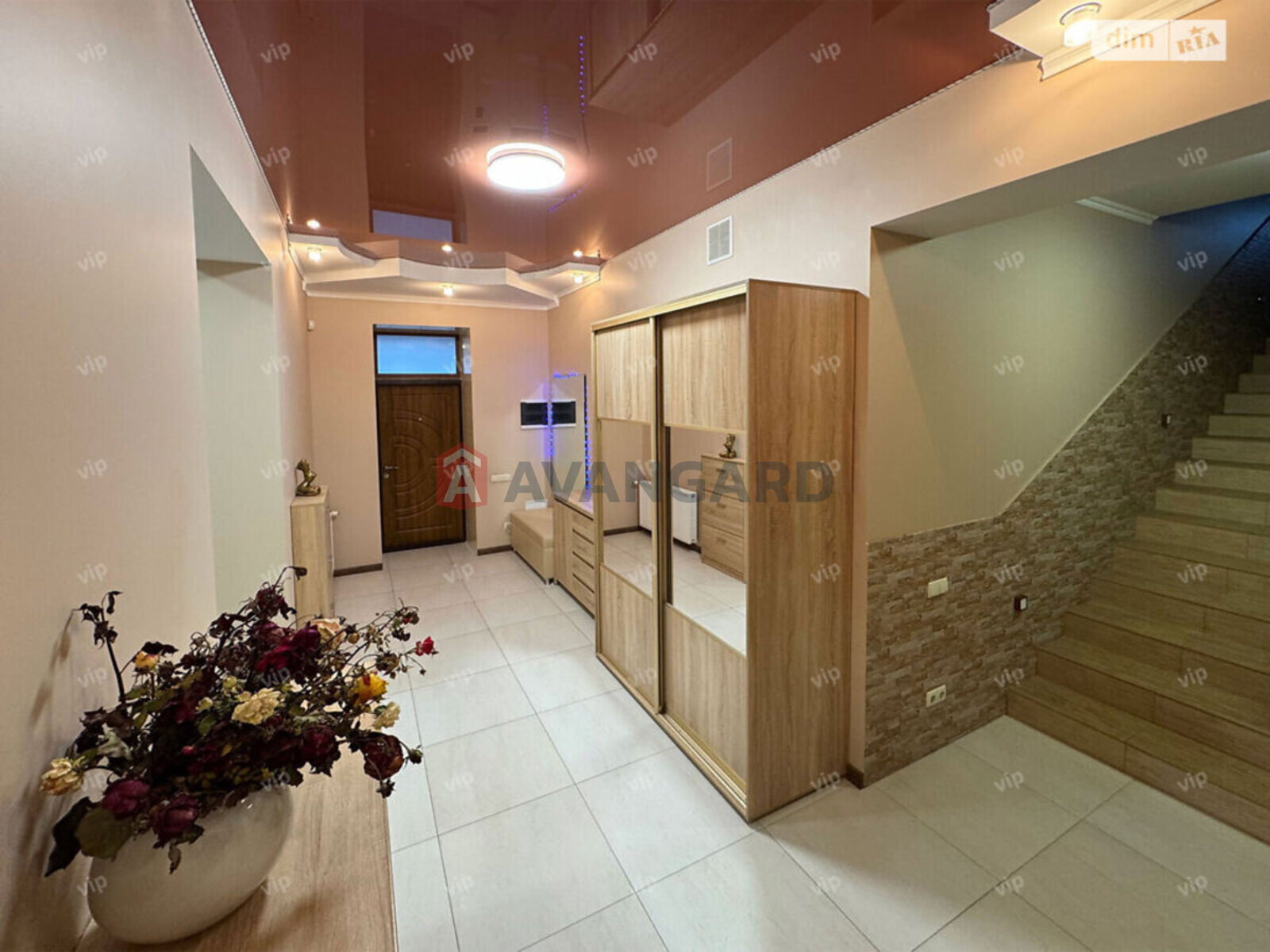 �������, 210 ��.�. ���� 10