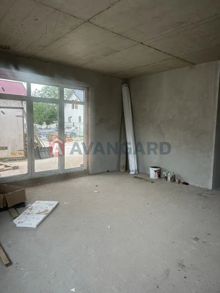 �������, 100 ��.�. ���� 13