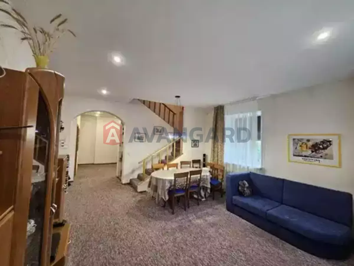 �������, 230 ��.�. ���� 3