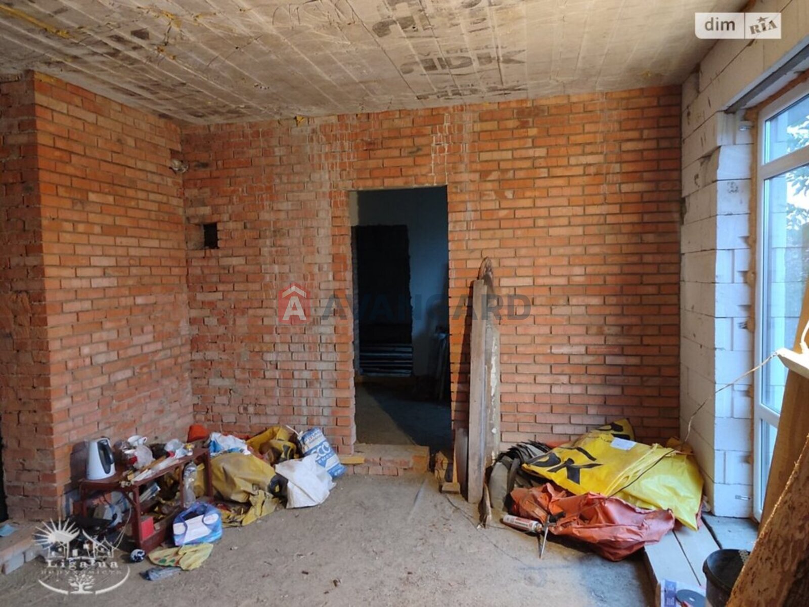 �������, 195 ��.�. ���� 30