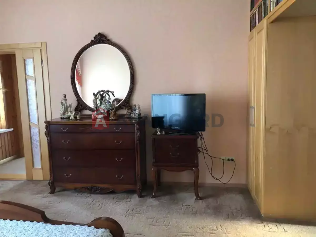 320 ��.�. ���� 8