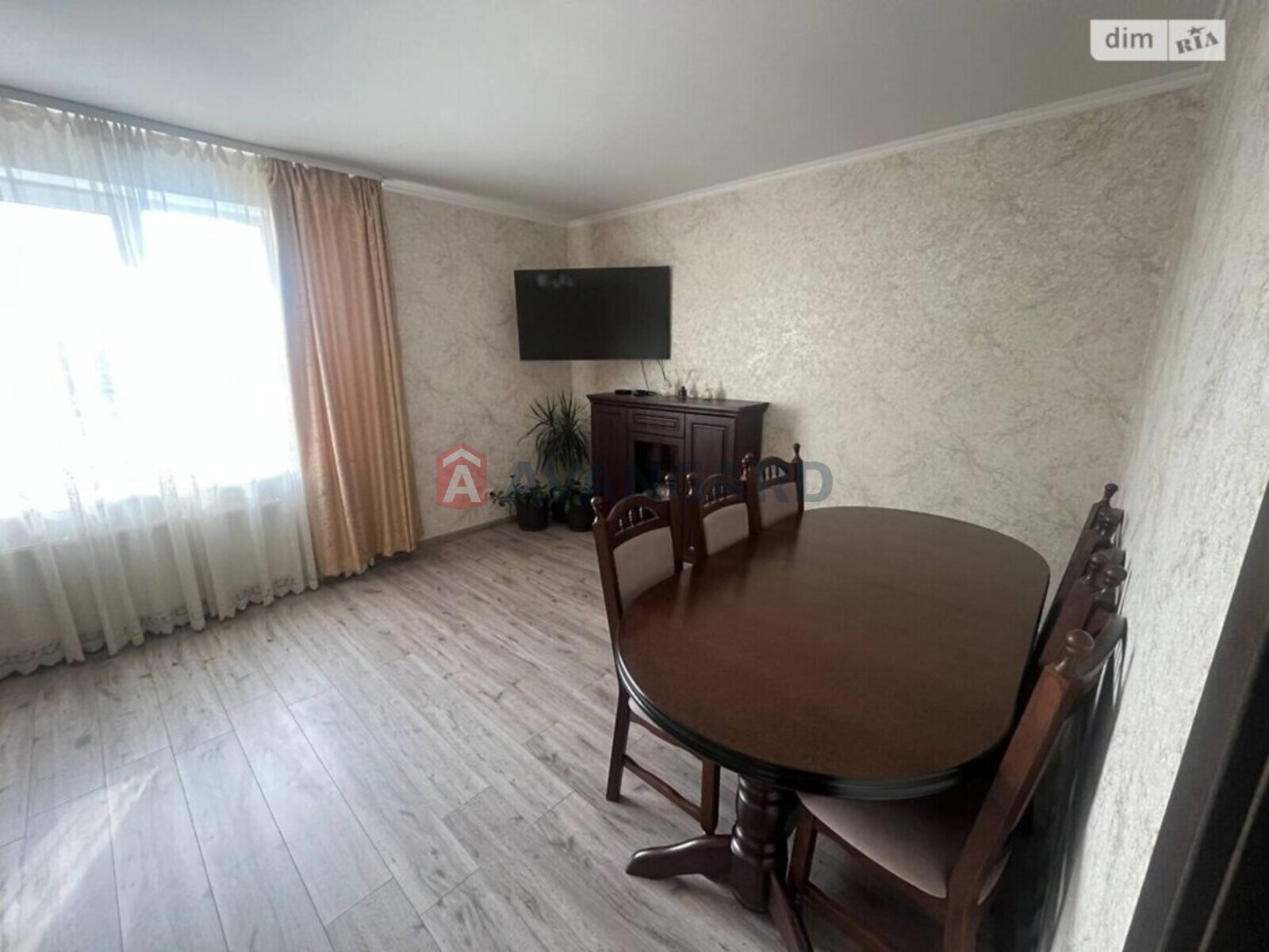 �������, 143 ��.�. ���� 4