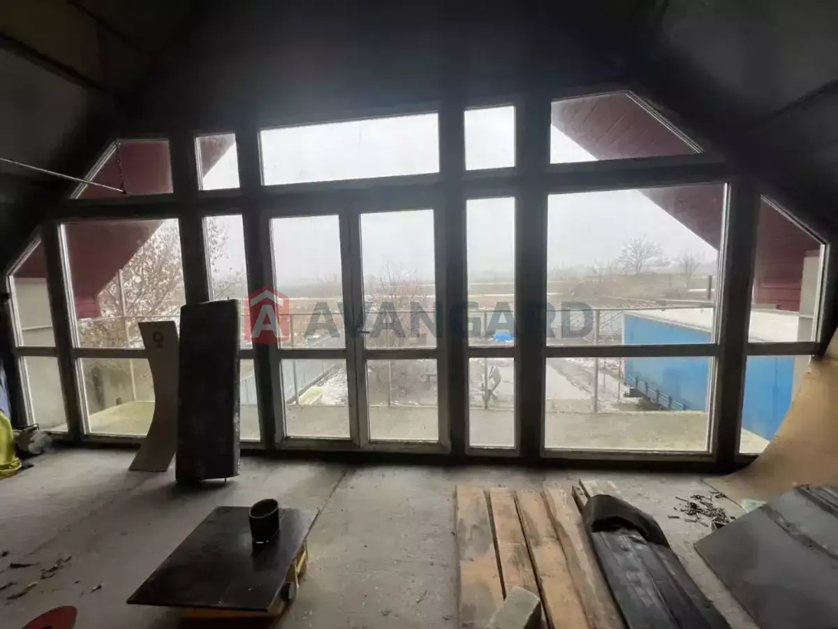 �������, 170 ��.�. ���� 13