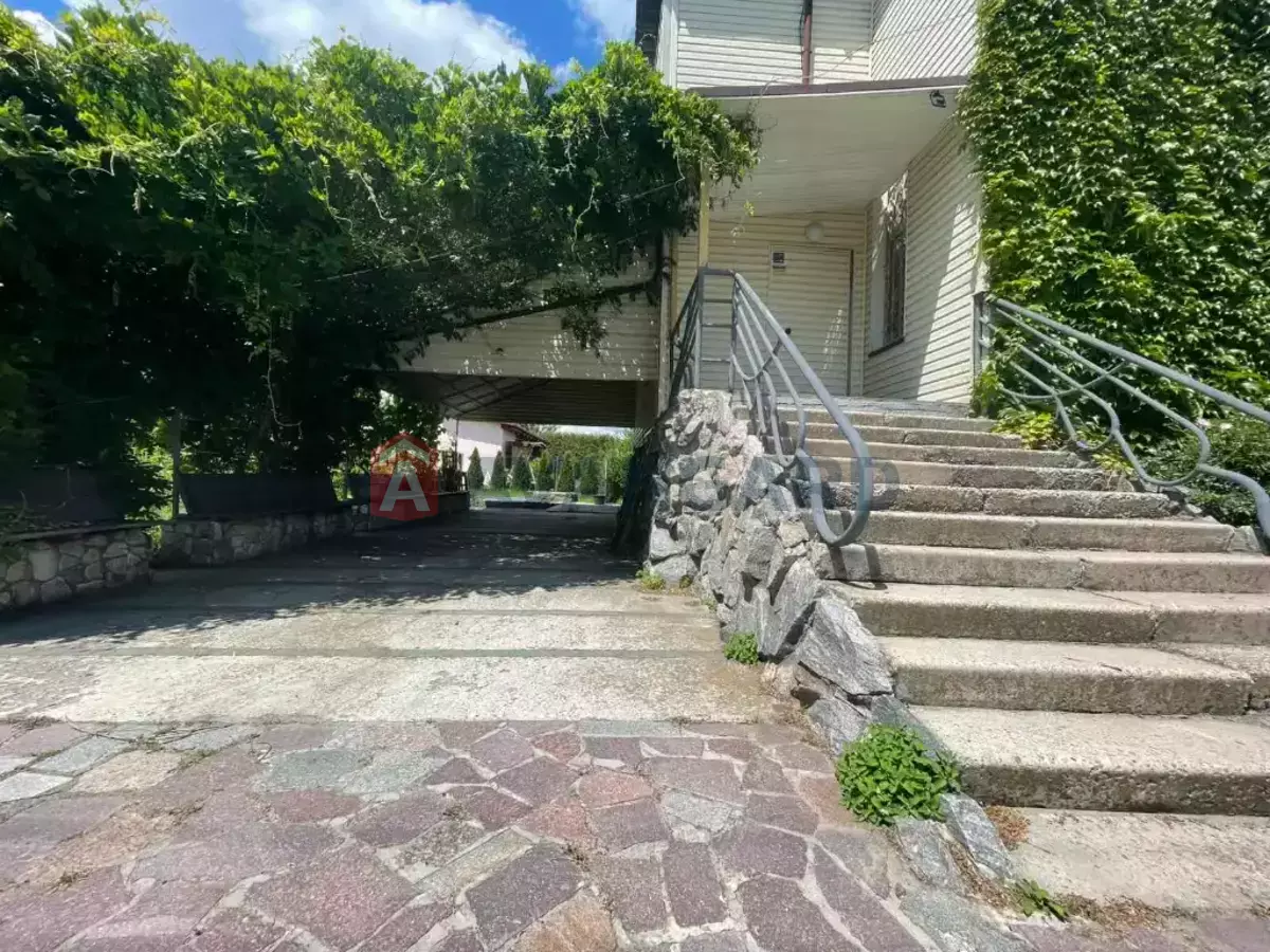 ����, 180 ��.�. ���� 30