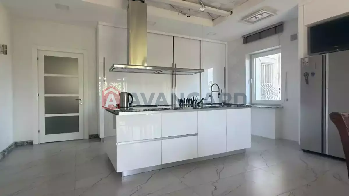 �������, 300 ��.�. ���� 7