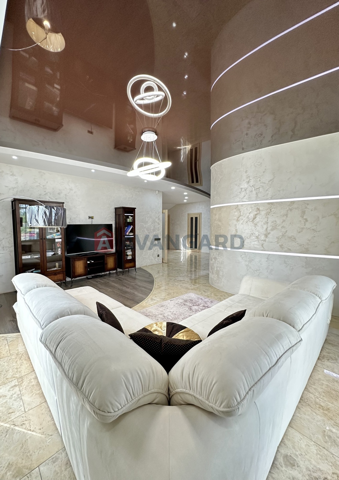 ���, 285 ��.�. ���� 16