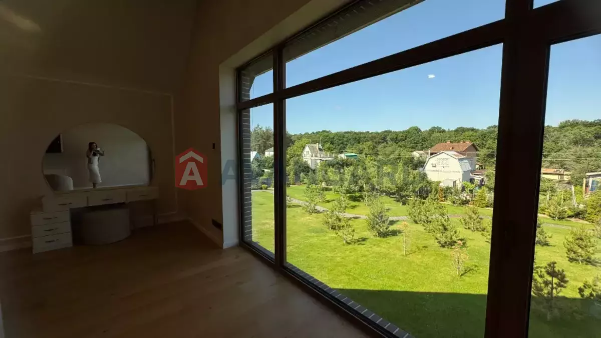 �������, 270 ��.�. ���� 9