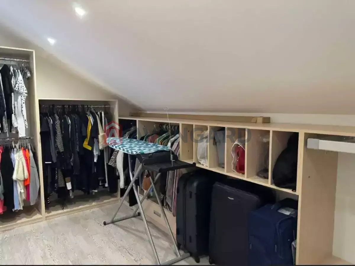 �������, 199 ��.�. ���� 11