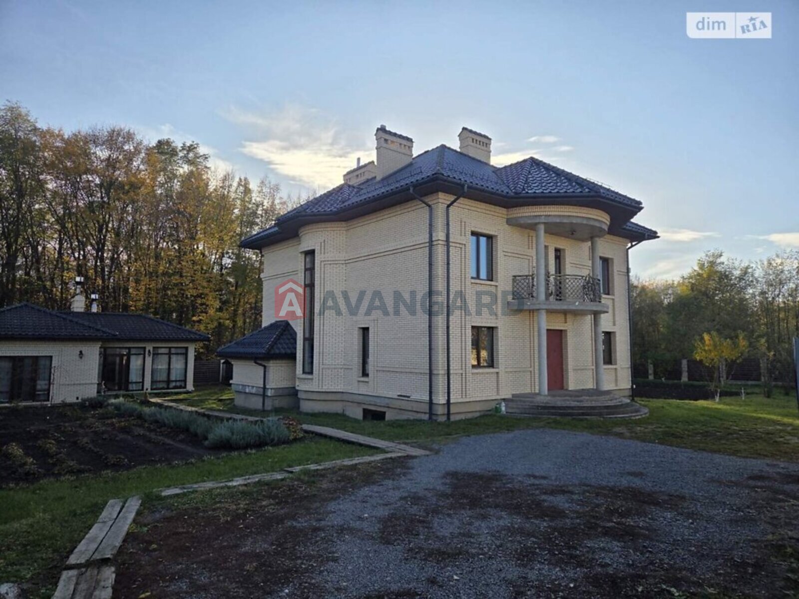 �������, 375 ��.�. ���� 2