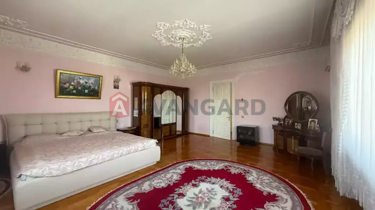 �������, 300 ��.�. ���� 20