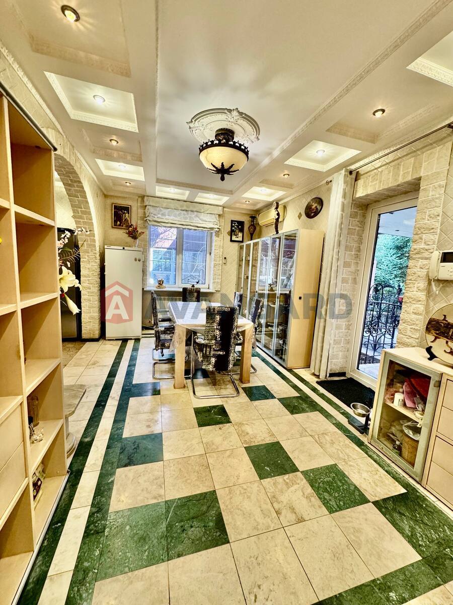 �������, 1000 ��.�. ���� 8