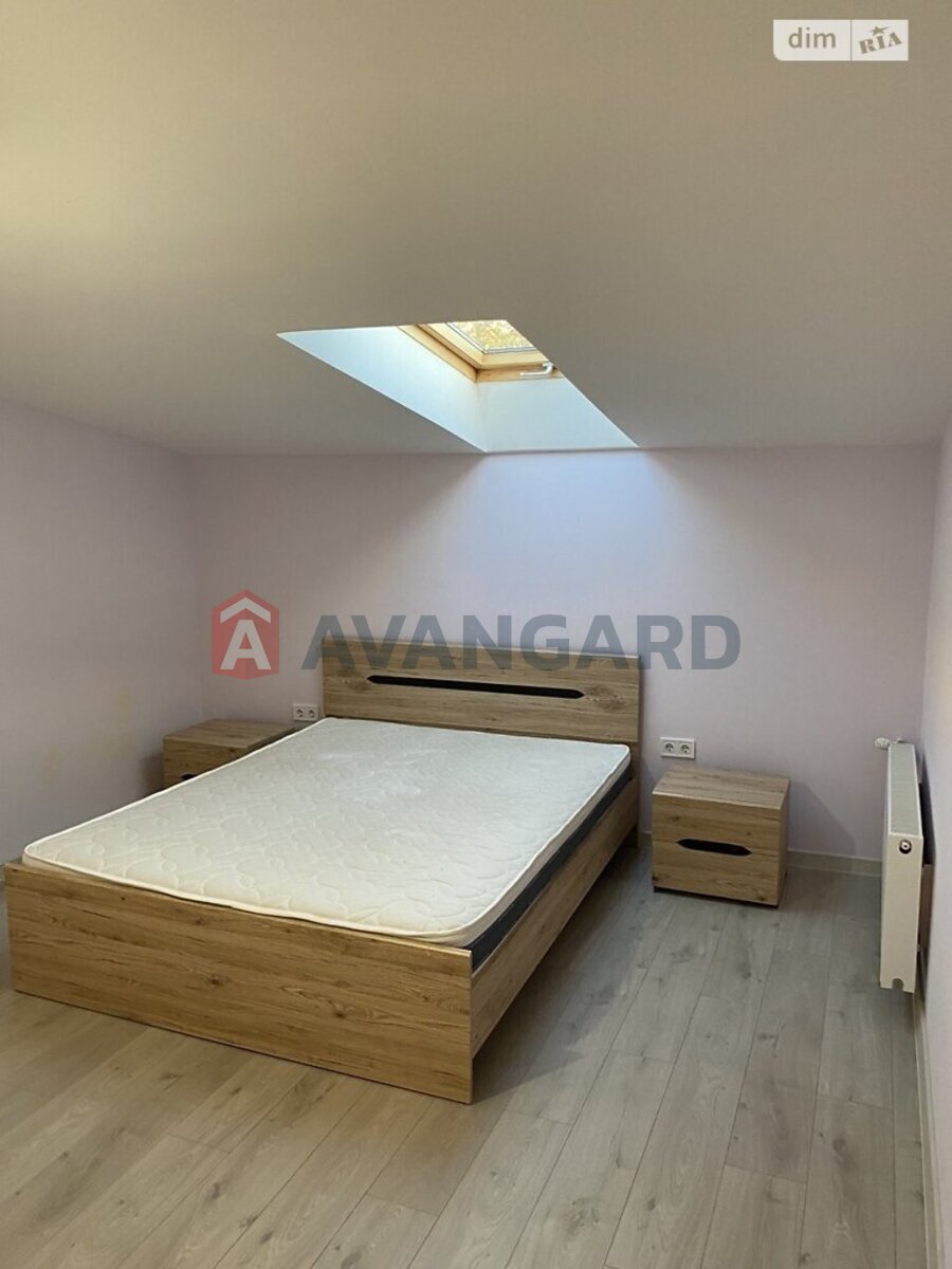 �������, 105 ��.�. ���� 24