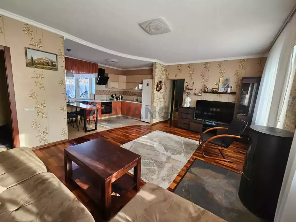 ����, 100 ��.�. ���� 2