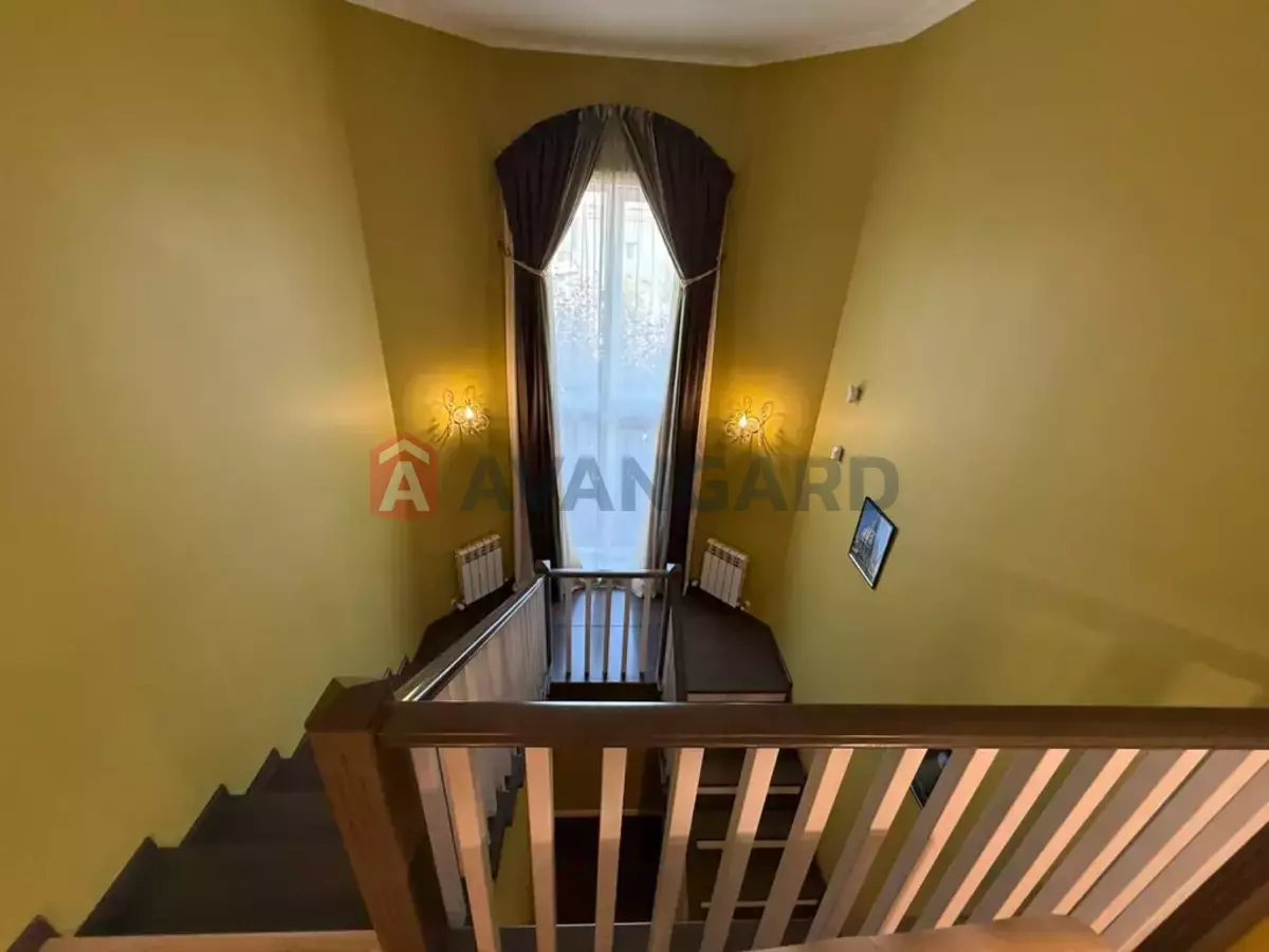 �������, 275 ��.�. ���� 19