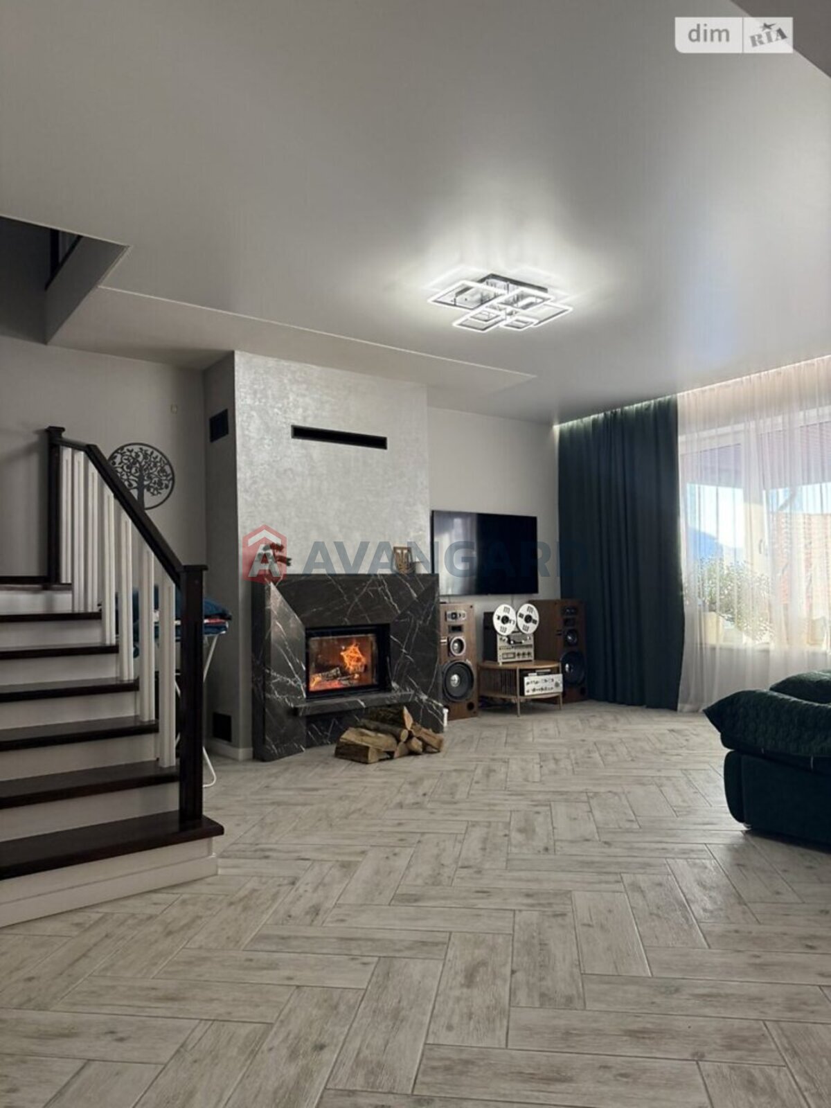 �������, 190 ��.�. ���� 19