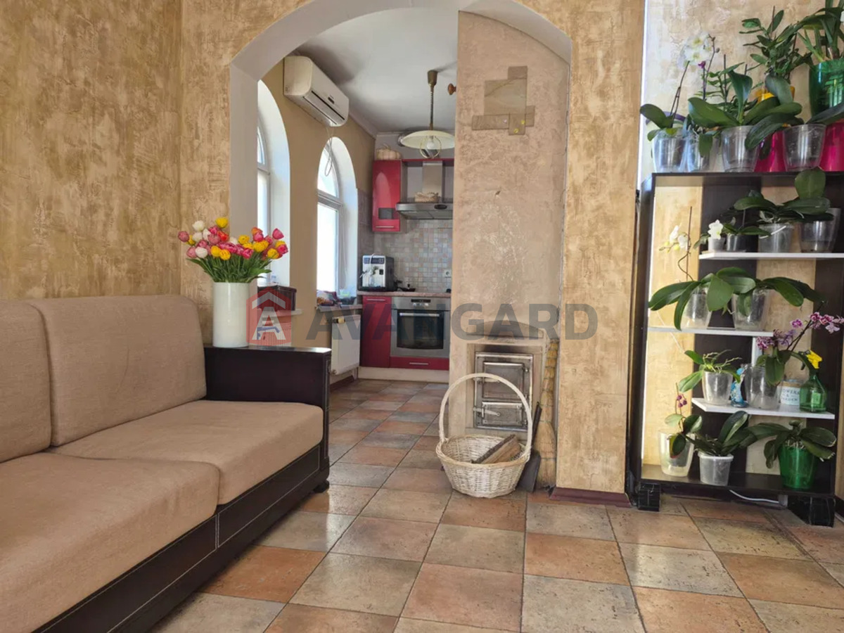 �������, 176 ��.�. ���� 6