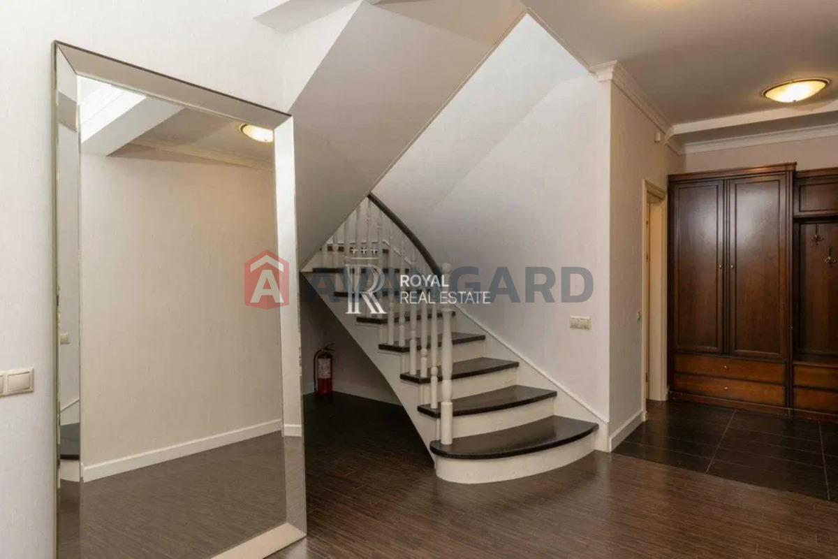 �������, 250 ��.�. ���� 7