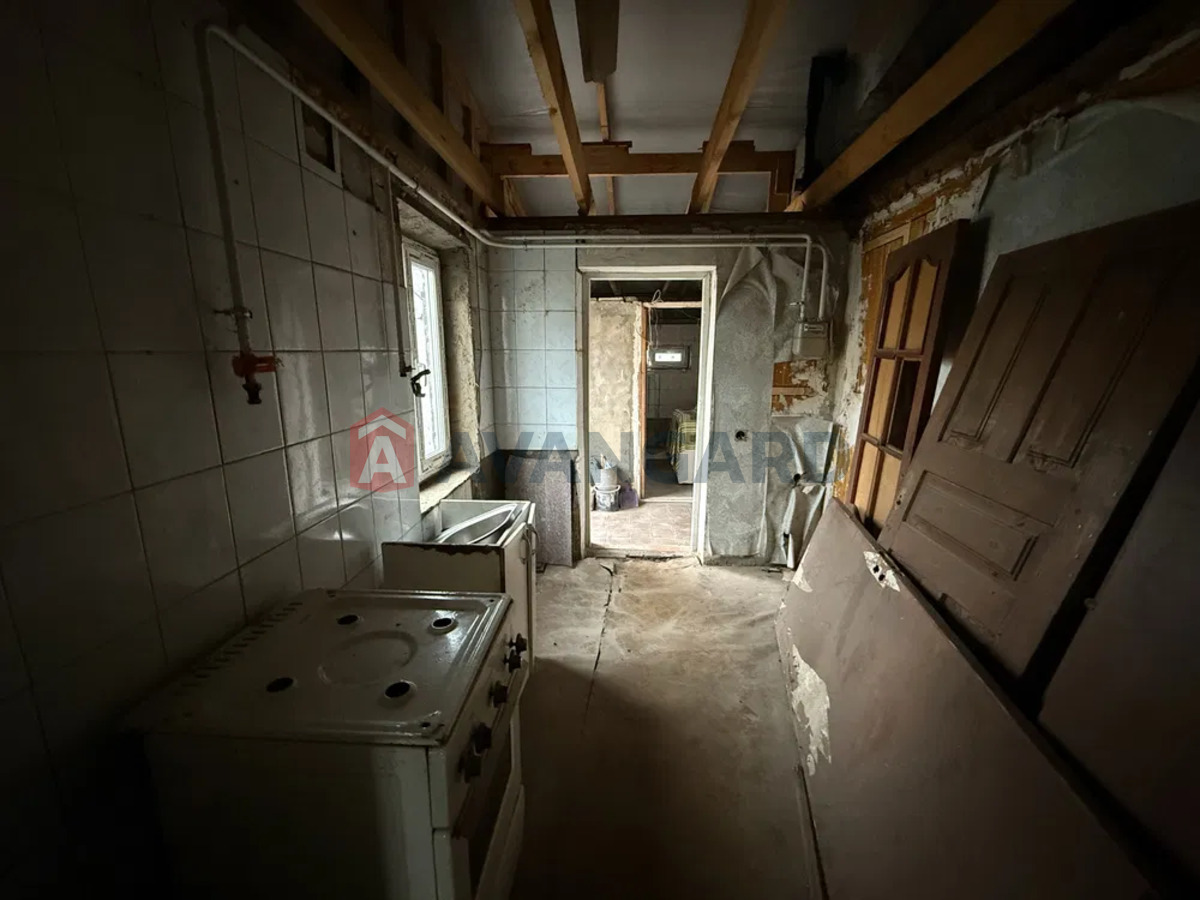 ������� �������, 38 ��.�. ���� 5