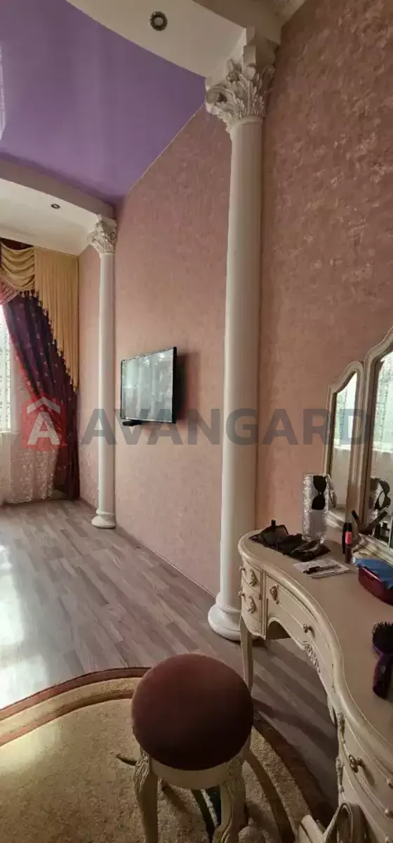 �������, 202 ��.�. ���� 12