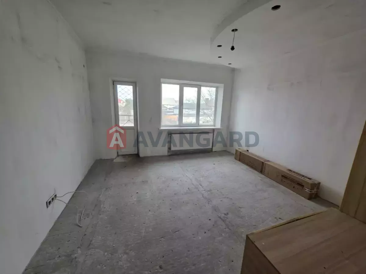 �������, 370 ��.�. ���� 10