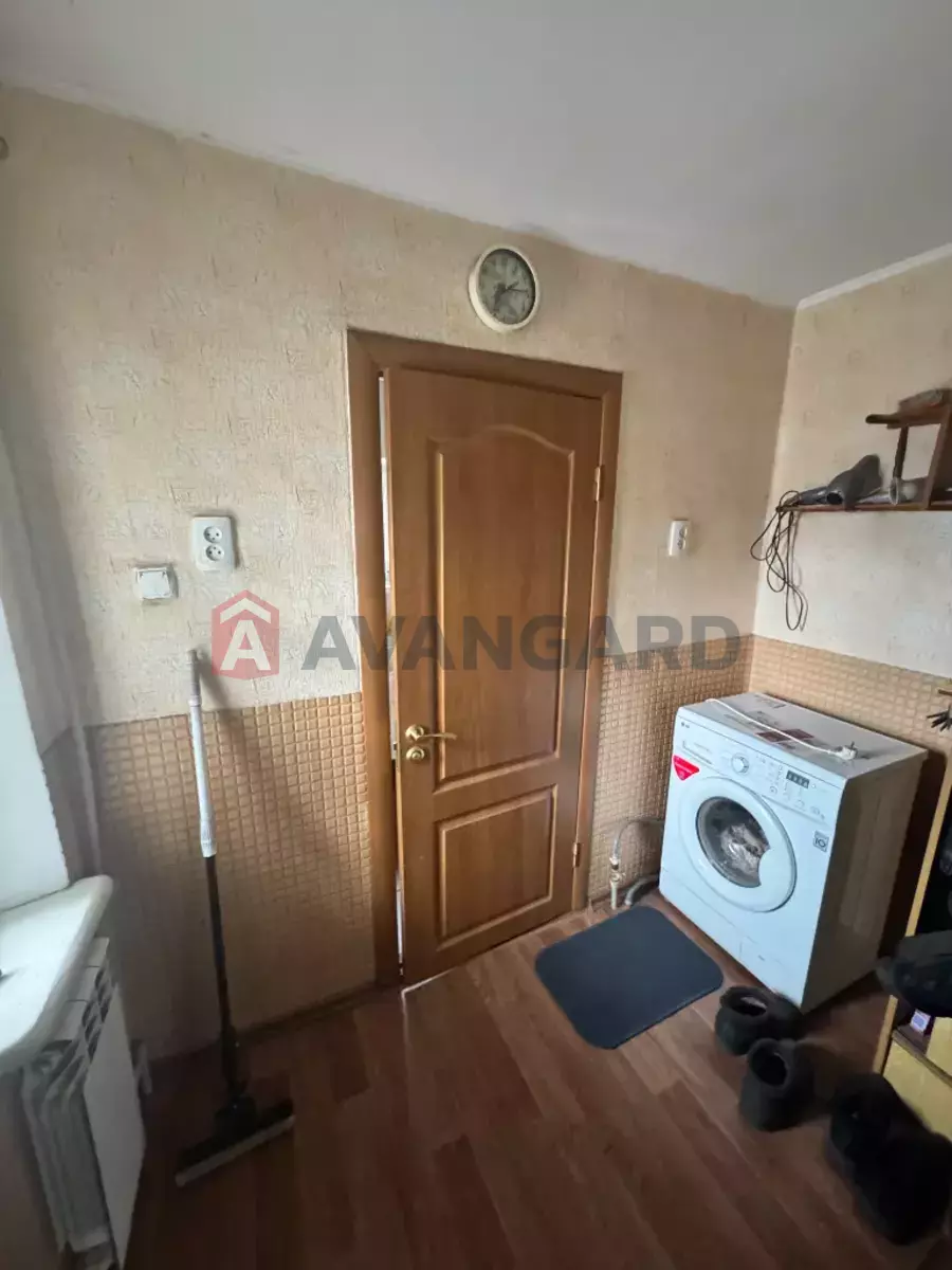 ������� �������, 87 ��.�. ���� 9