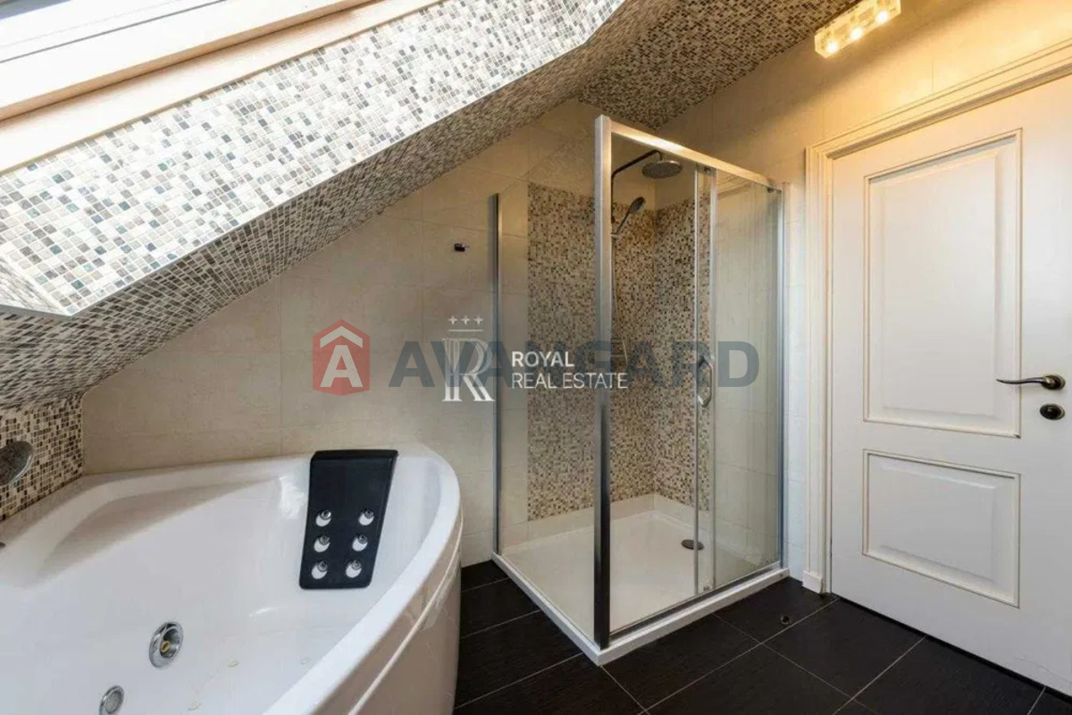 �������, 250 ��.�. ���� 13