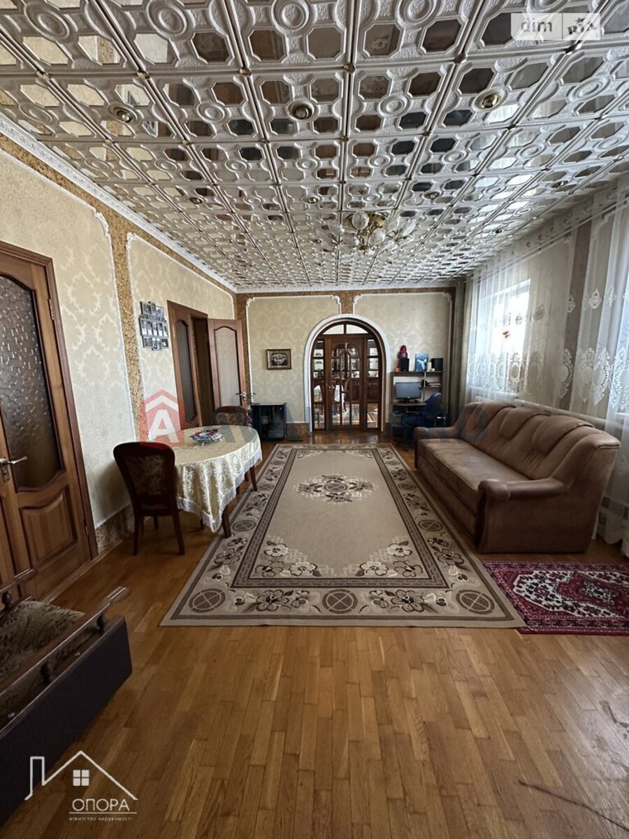 �������, 151 ��.�. ���� 10