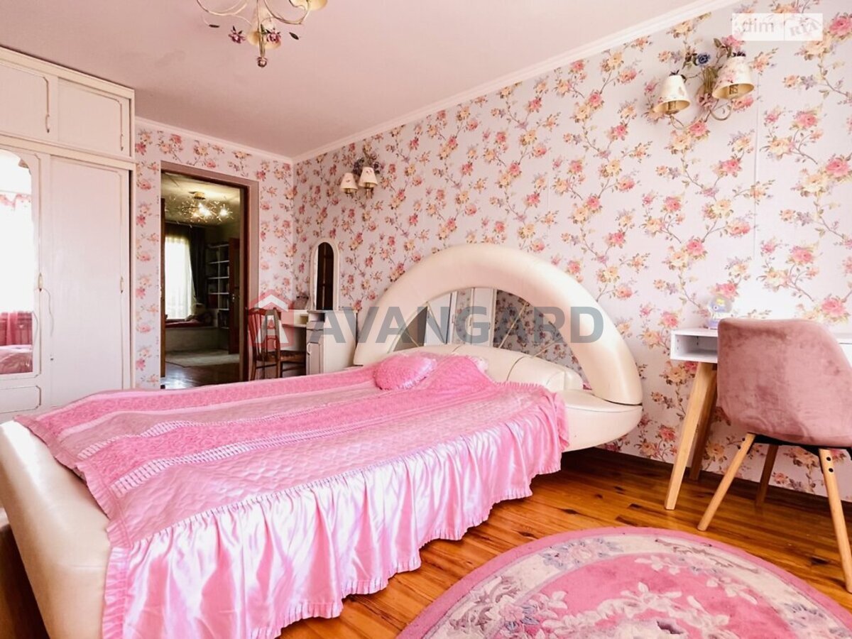 ���, 202 ��.�. ���� 17