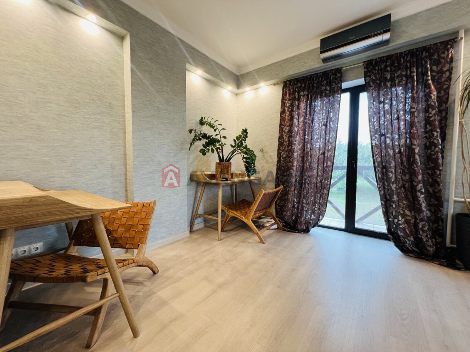 �������, 98 ��.�. ���� 12