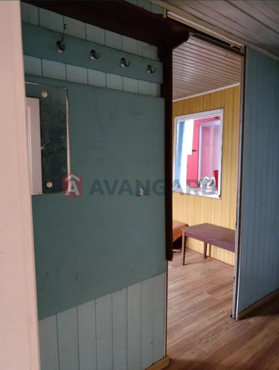 ������� �������, 42 ��.�. ���� 8