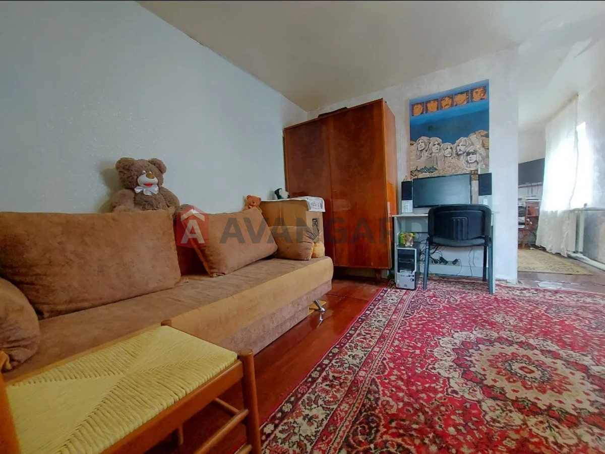 ������� �������, 42 ��.�. ���� 4