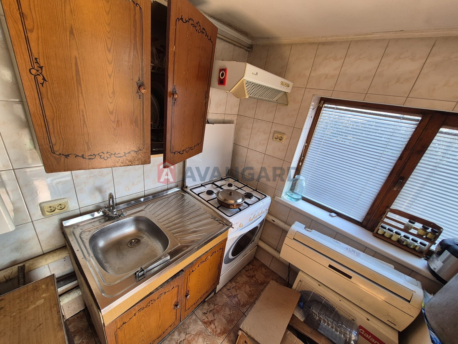 ���, 80 ��.�. ���� 10