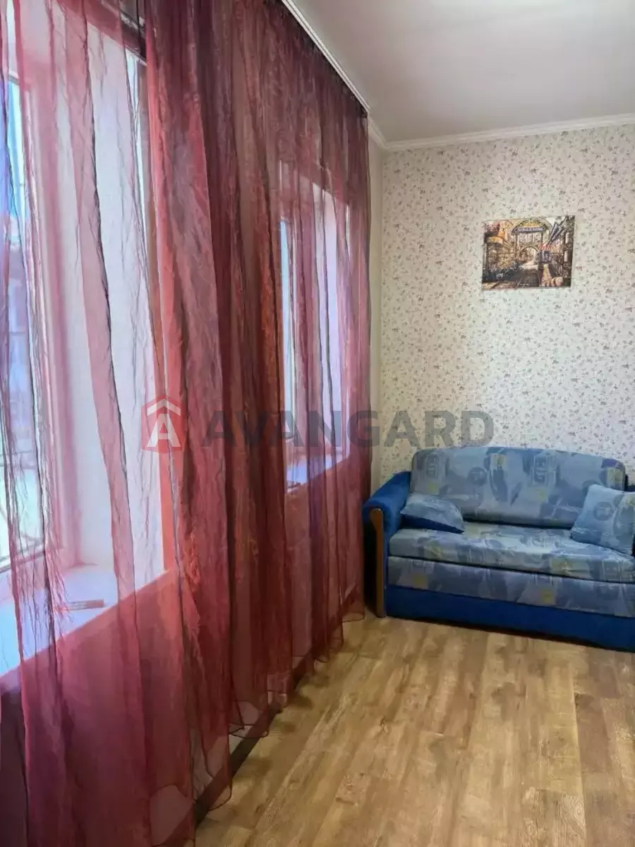 ������� �������, 37 ��.�. ���� 4