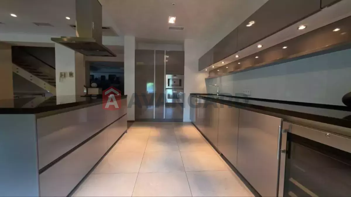 �������, 695 ��.�. ���� 11