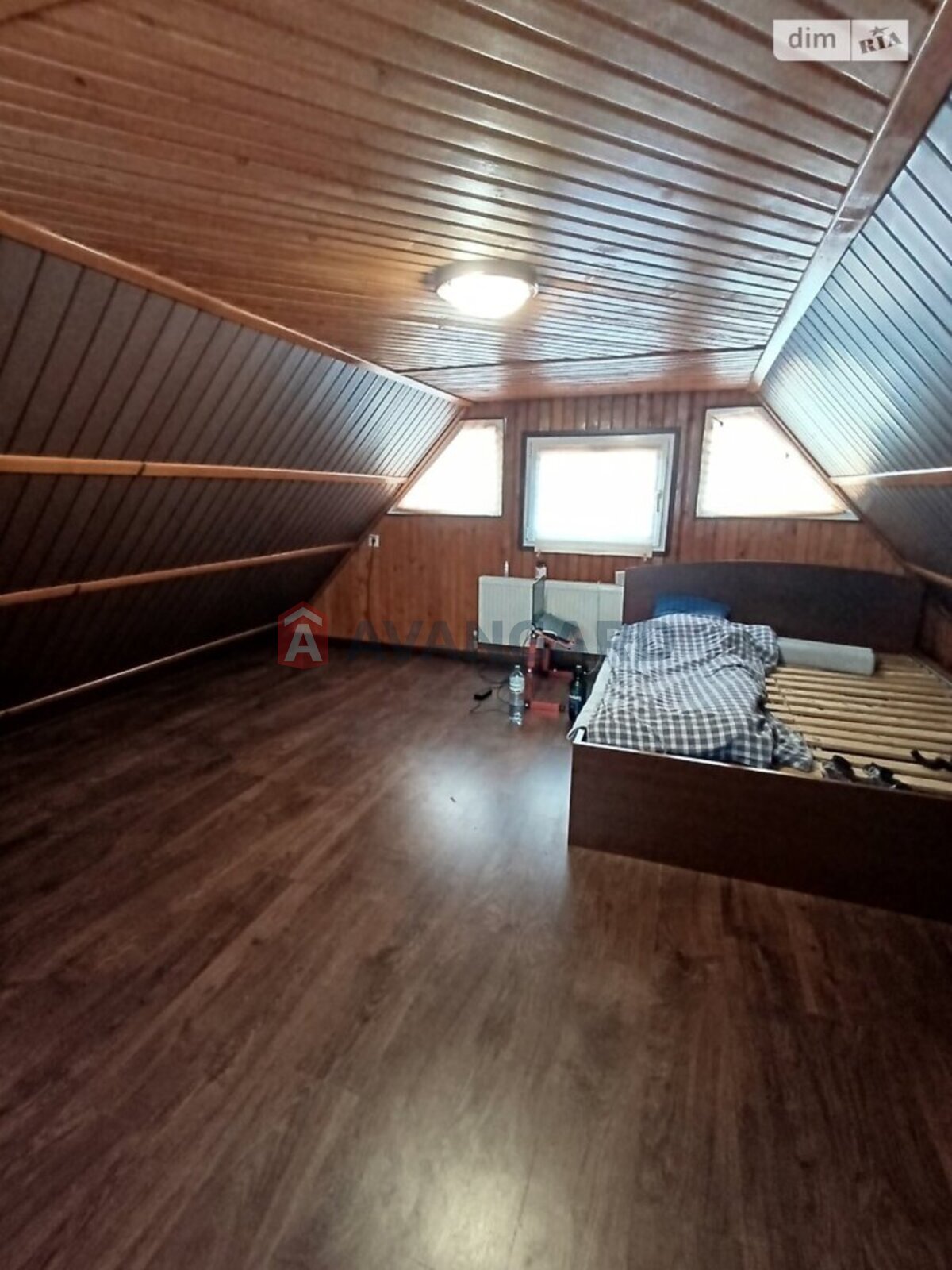 �������, 100 ��.�. ���� 19